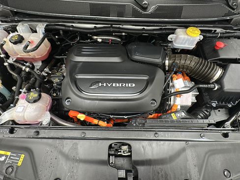Used 2023 Chrysler Pacifica Touring-L FWD image 21