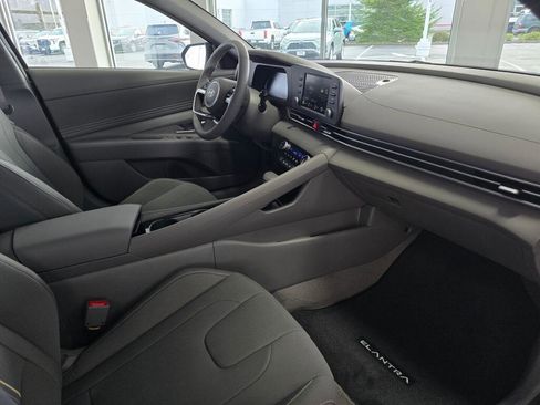 New 2026 Hyundai Elantra SEL Sport Premium FWD image 32