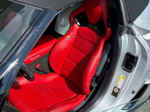 Used 2015 Chevrolet Corvette Z06 w/ 3LZ Preferred Equipment Group RWD image 16