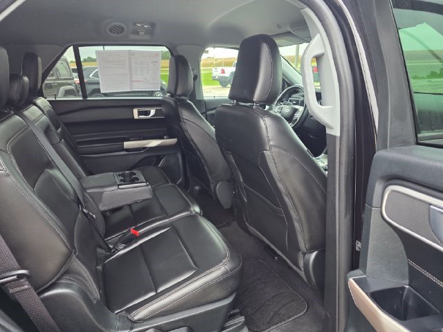 Used 2023 Ford Explorer XLT w/ Equipment Group 202A AWD/4WD image 14