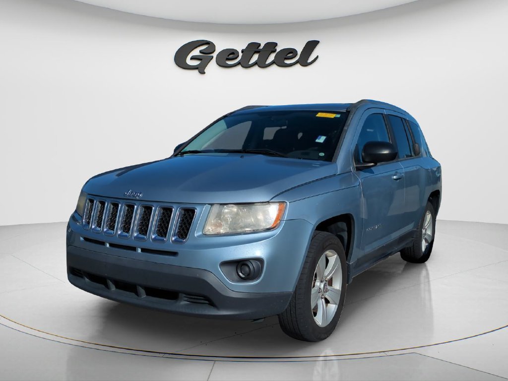 Used 2013 Jeep Compass Latitude FWD image 1