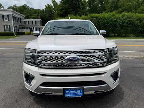 Used 2018 Ford Expedition Platinum AWD/4WD image 2