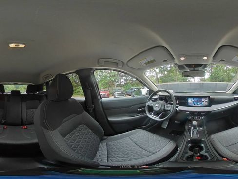 Used 2025 Nissan Kicks SV AWD/4WD image 40