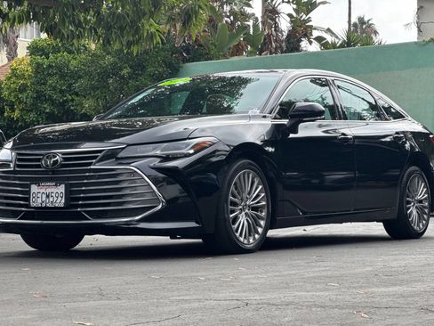 Used 2019 Toyota Avalon Limited w/ Advanced Safety Package FWD image 8