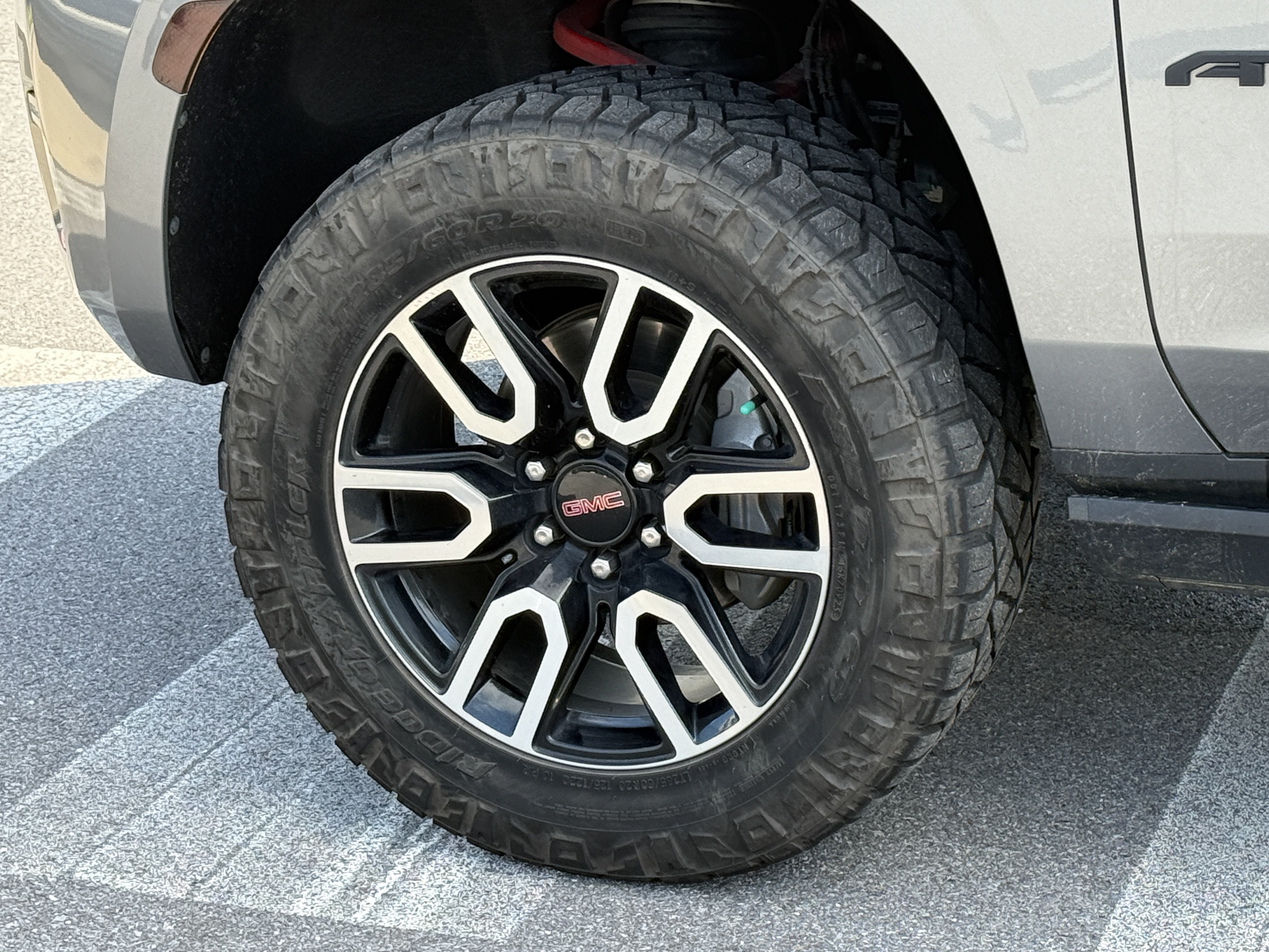 Used 2021 GMC Yukon AT4 w/ AT4 Premium Package AWD/4WD image 9