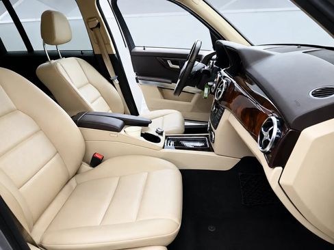 Used 2015 Mercedes-Benz GLK 350 2WD image 6