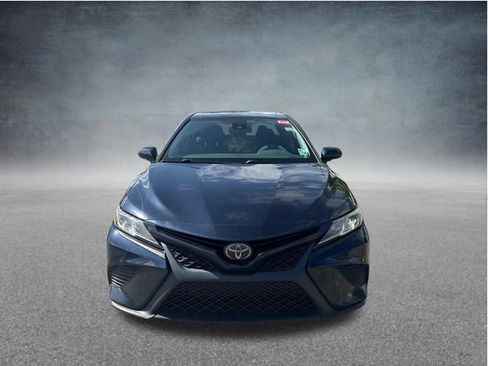 Used 2018 Toyota Camry SE w/ Audio Package FWD image 2