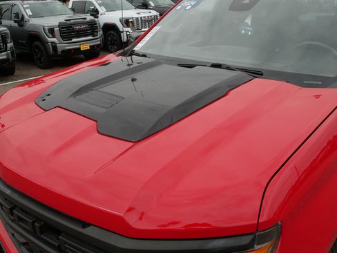 Certified 2024 Chevrolet Silverado 1500 Custom Trail Boss w/ Turbomax Blackout Package AWD/4WD image 36