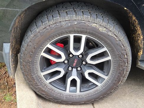 Used 2023 GMC Yukon AT4 w/ Max Trailering Package image 4