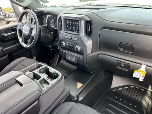 Used 2024 GMC Sierra 2500 Pro w/ Convenience Package image 29