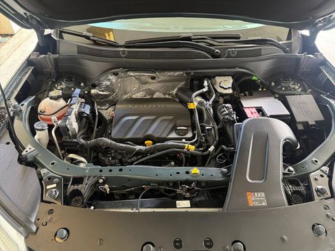 Used 2025 Chevrolet Trax LT FWD image 55