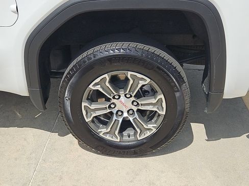 Used 2026 GMC Sierra 1500 SLT RWD image 8