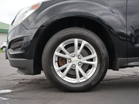 Used 2017 Chevrolet Equinox LS AWD/4WD image 11