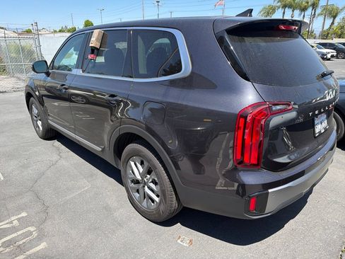 Used 2025 Kia Telluride LX FWD image 6