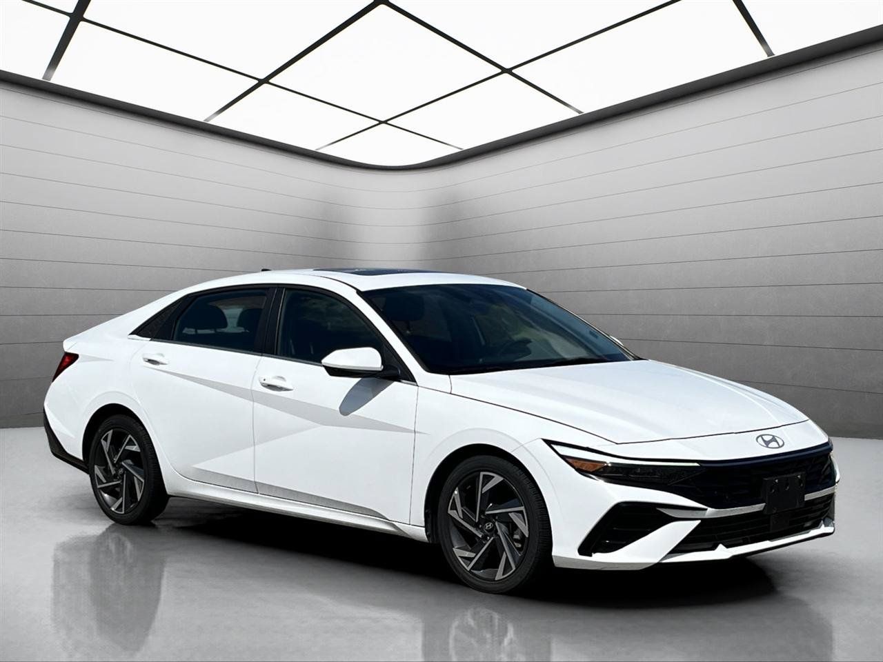 Used 2025 Hyundai Elantra SEL FWD image 3