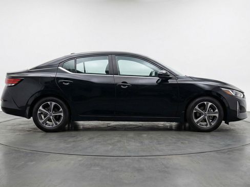 Used 2025 Nissan Sentra SV image 11