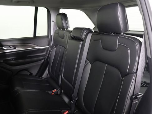 Used 2023 Jeep Grand Cherokee Limited image 29