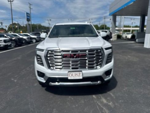 New 2026 GMC Yukon Denali w/ Sun & Power Step Package AWD/4WD image 17