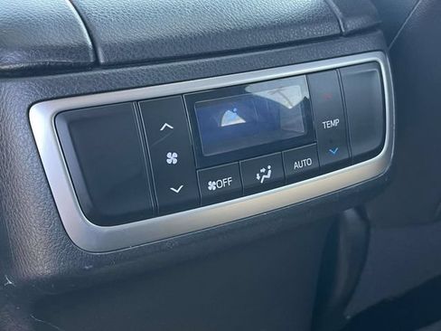 Used 2018 Toyota Highlander XLE w/ Protection Package #3 AWD/4WD image 21