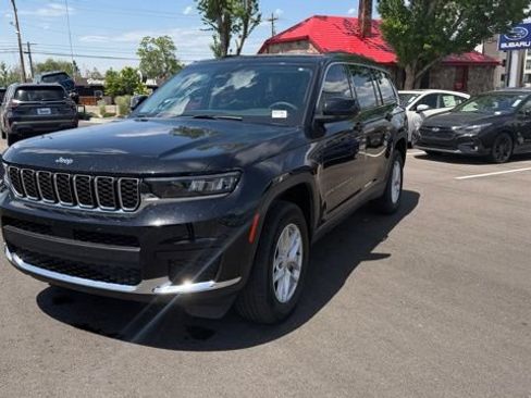 Used 2024 Jeep Grand Cherokee L Laredo RWD image 7