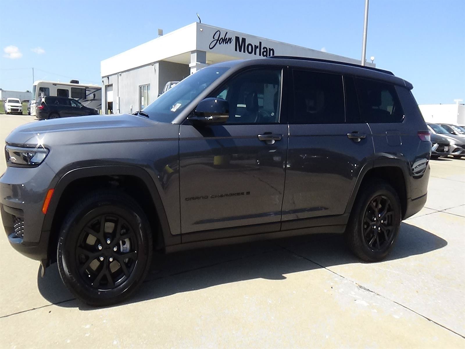 Used 2025 Jeep Grand Cherokee L Altitude AWD/4WD image 1