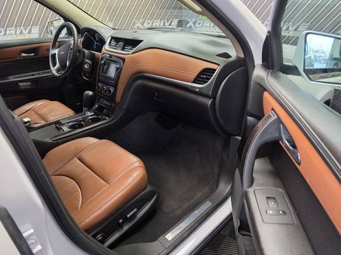 Used 2016 Chevrolet Traverse LTZ FWD image 35