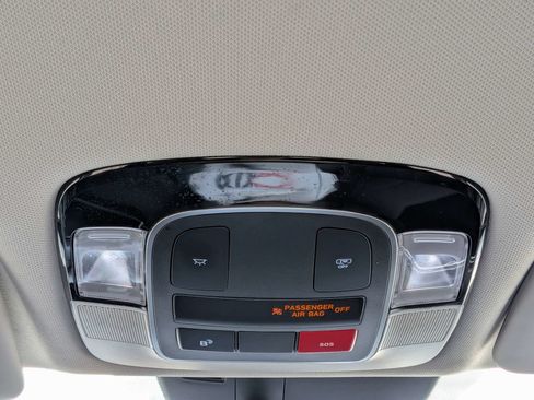 Used 2025 Hyundai Tucson SE FWD image 23