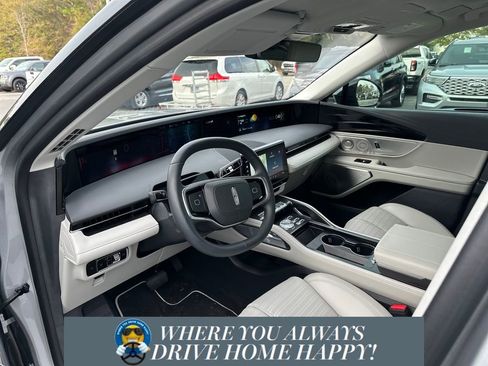 New 2026 Lincoln Nautilus Reserve image 9