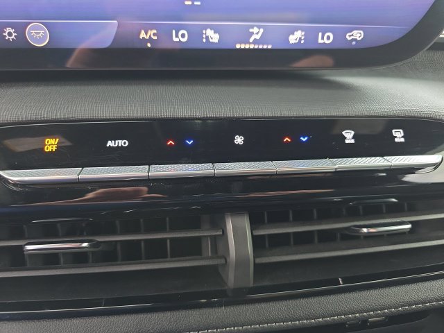 Used 2025 Buick Enclave Preferred FWD image 24