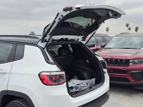 New 2026 Jeep Compass Trailhawk AWD/4WD image 8