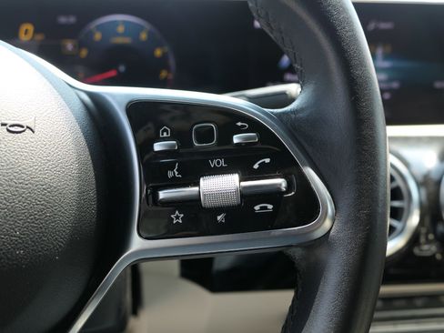 Used 2022 Mercedes-Benz A 220 image 17
