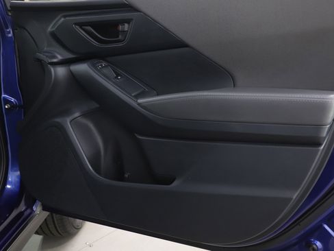 Used 2024 Subaru Crosstrek 2.0i Premium image 9