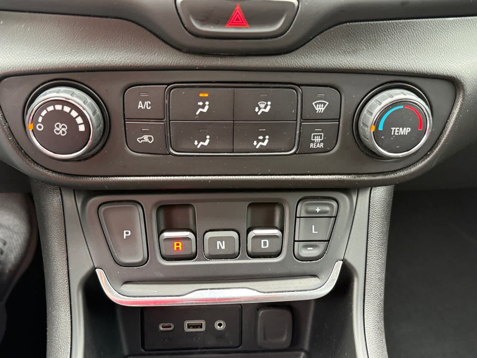 Used 2020 GMC Terrain SLE AWD/4WD image 17