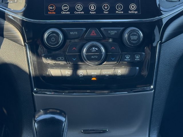 Used 2022 Jeep Grand Cherokee Laredo X RWD image 17