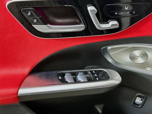 Used 2024 Mercedes-Benz C 300 4MATIC Sedan image 15