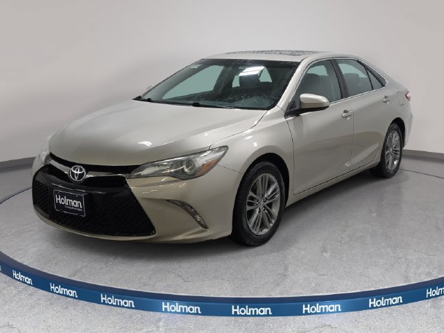 Used 2016 Toyota Camry SE w/ Moonroof Package FWD image 1