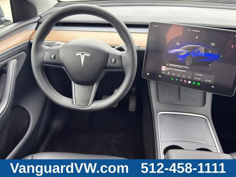 Used 2024 Tesla Model Y Long Range AWD/4WD image 27