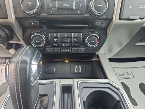 Used 2016 Ford F150 Lariat image 18