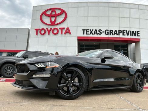 Used 2022 Ford Mustang GT Premium w/ Equipment Group 401A RWD image 2