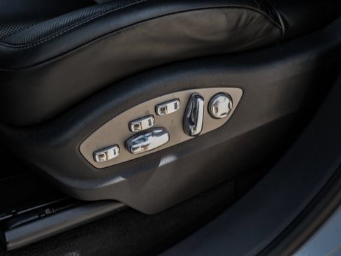 Used 2013 Porsche Cayenne Turbo AWD/4WD image 30