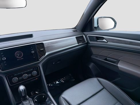 Used 2022 Volkswagen Atlas Cross Sport SE image 21