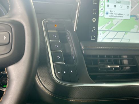 Used 2023 GMC Yukon AT4 w/ AT4 Premium Package image 17