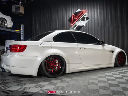 Used 2009 BMW 335i Convertible image 24