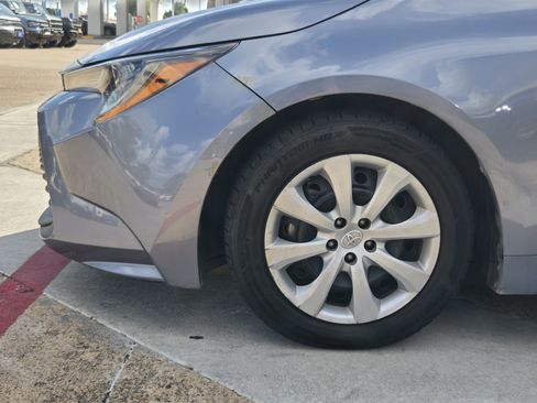 Used 2023 Toyota Corolla LE FWD image 5