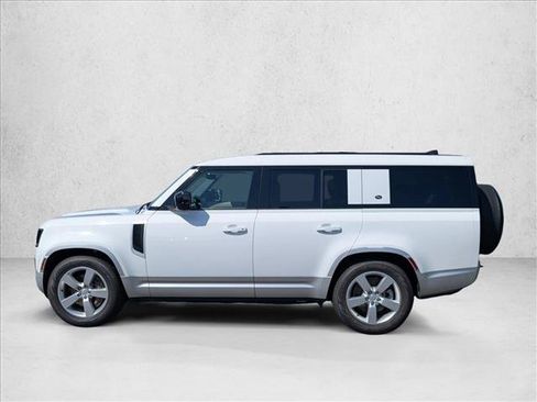 Certified 2023 Land Rover Defender 130 SE AWD/4WD image 9