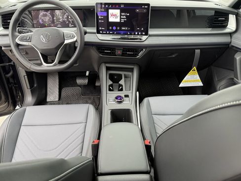 New 2026 Volkswagen Tiguan SE image 26