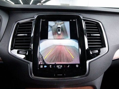 Certified 2025 Volvo XC90 B6 Plus w/ Protection Package Premier image 17