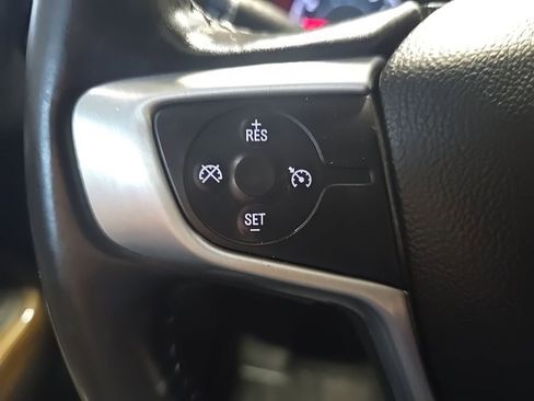 Used 2018 GMC Acadia SLE image 18