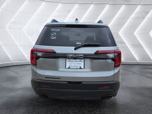 Used 2023 GMC Acadia SLT w/ Elevation Edition image 6