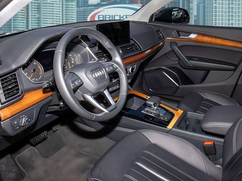 Used 2023 Audi Q5 2.0T Premium w/ Convenience Package image 5